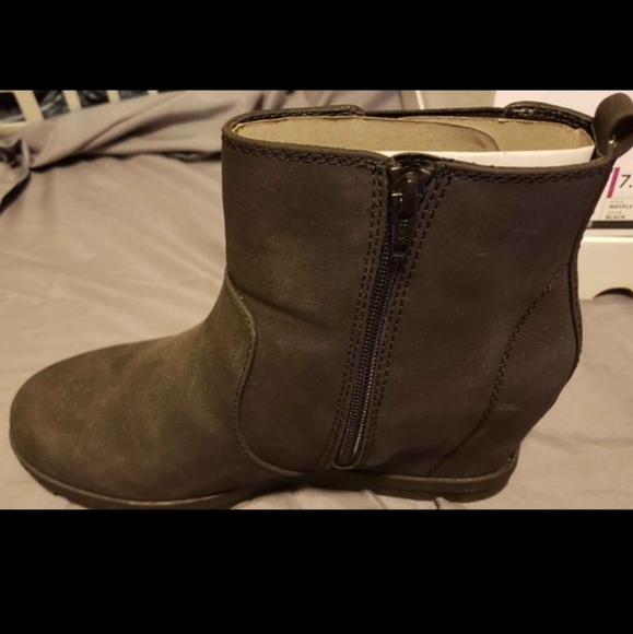 Sonoma Womens 7.5 Black suede wedge boots - Picture 3 of 4